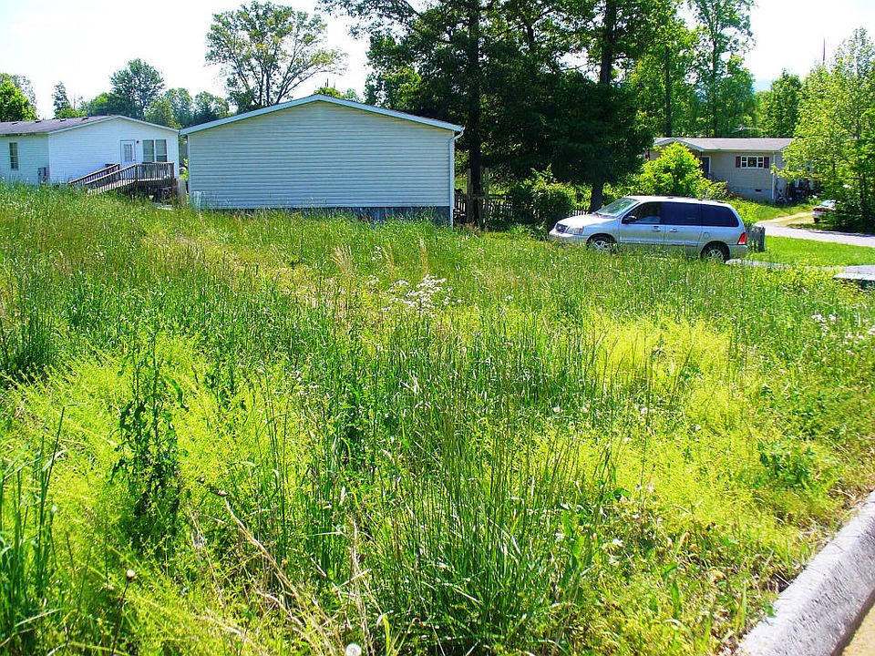 2nd image of 4715 Primrose Cir