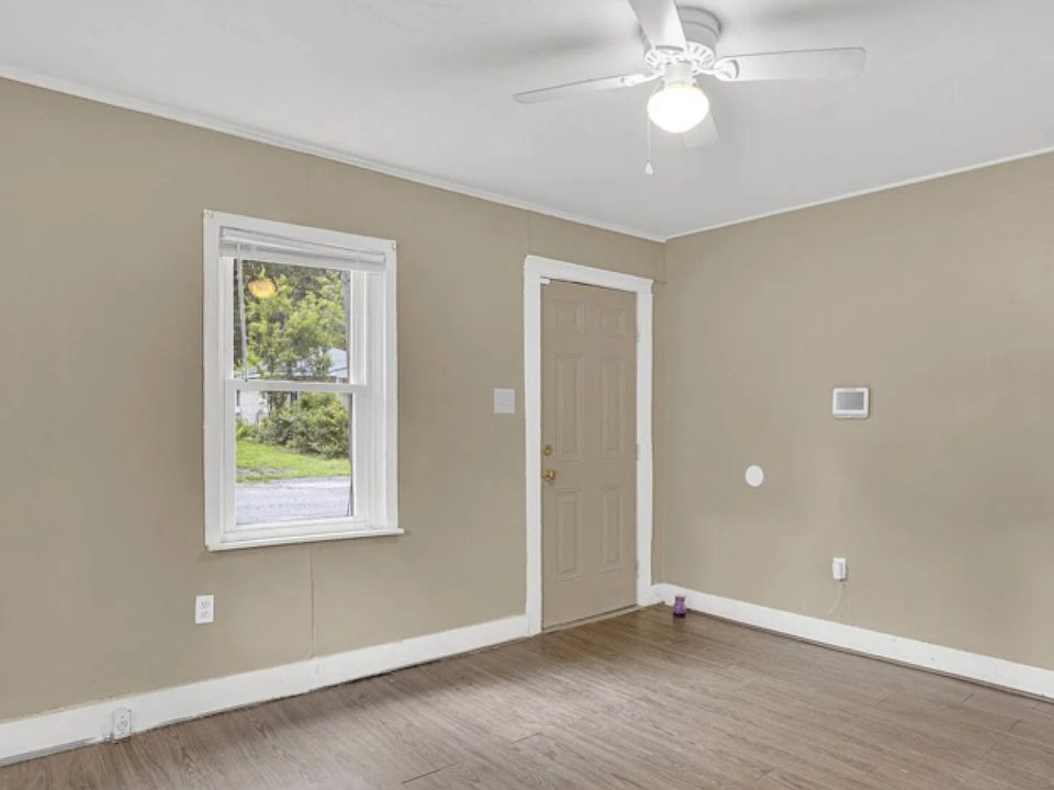 2nd image of 409 King St