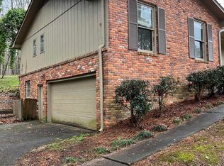 146 Windy Hill Rd, Rainbow City, AL 35906