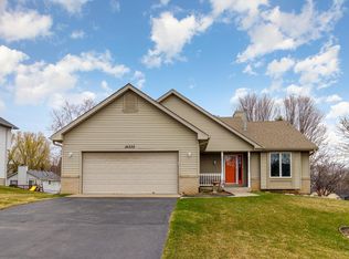 16335 Greenbriar Ct, Lakeville, MN 55044