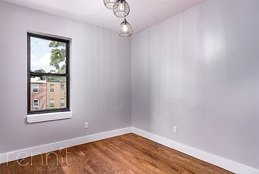 Rented by Rennit Inc.