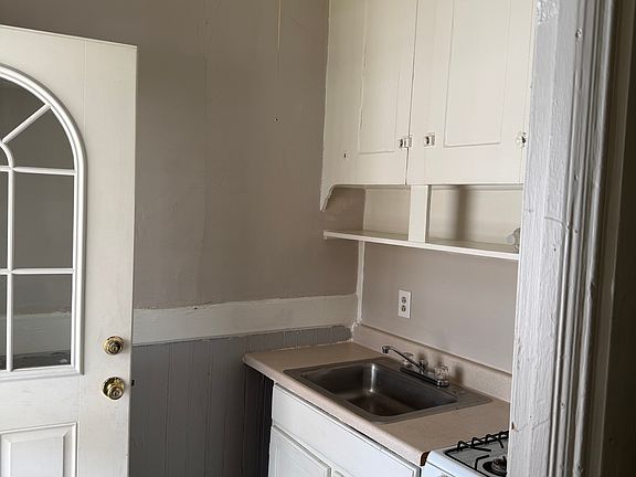 3rd image of 319 Union St #1NW