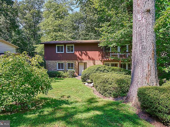 2nd image of 4022 Elizabeth Ln