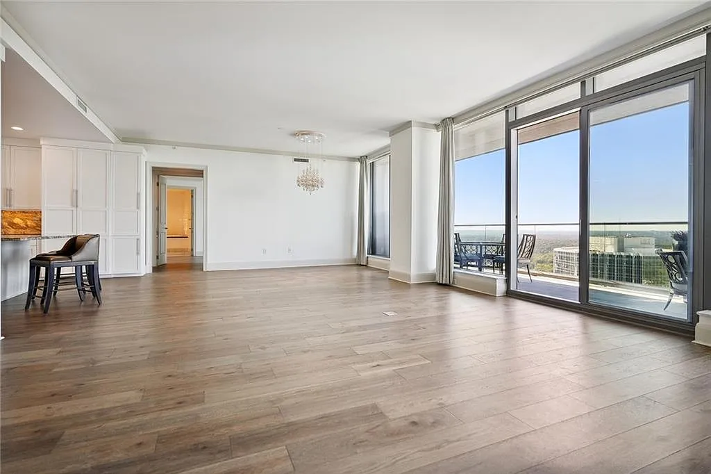 2 bed, 2.5 bath, 2890 sqft, $11,500 — Photo 2