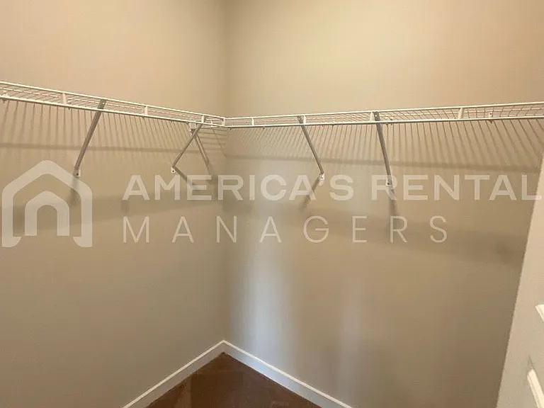 486 Andrew Dr — Photo 13