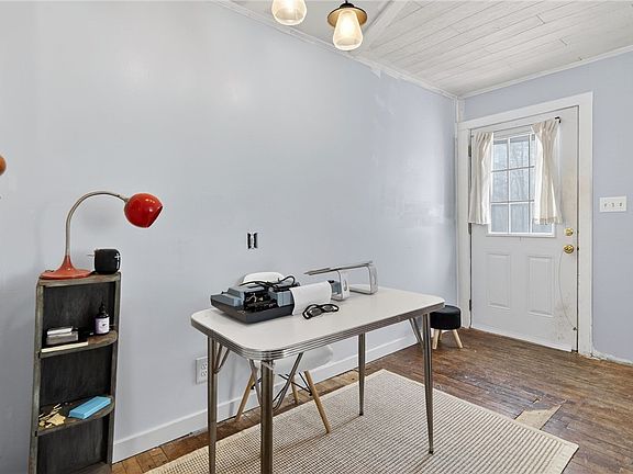 2nd image of 496 Nelson Rd