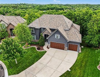 8831 Vista Dr, Lenexa, KS, 66220