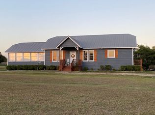 7033 Hall Rd, Brenham, TX 77833