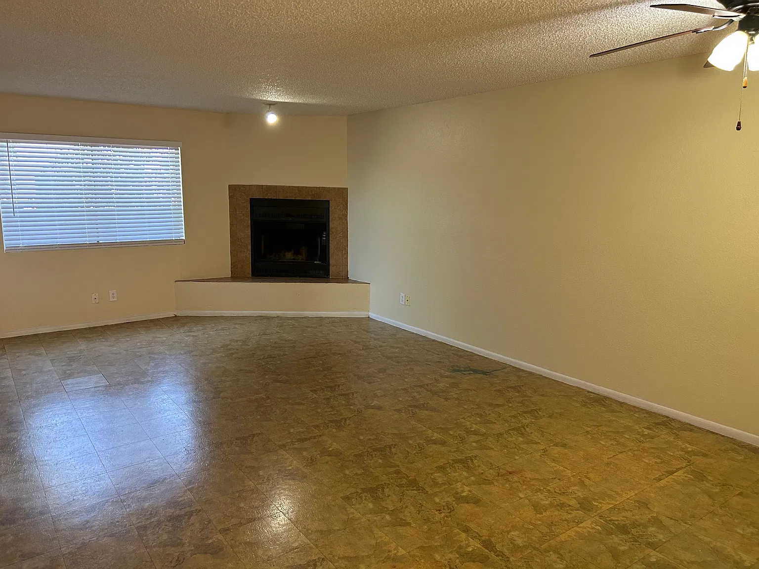 2 bed, $1,050 — Photo 3