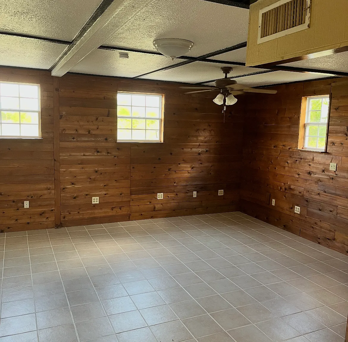5 bed, 3000 sqft, $2,250 — Photo 2