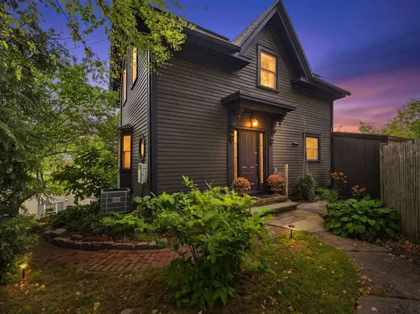 13 Phillips St, Salem, MA 01970
