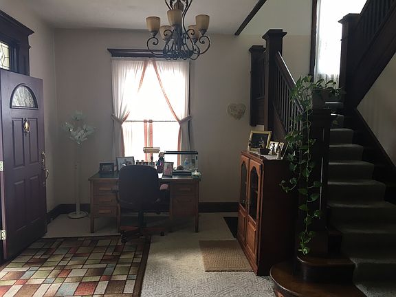 5th image of 320 E Iowa St