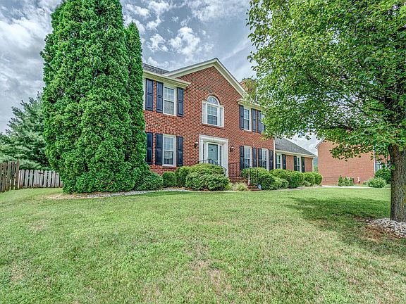 5th image of 1704 Ashbury Dr