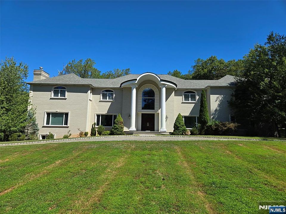 1st image of 95 Fox Hedge Rd