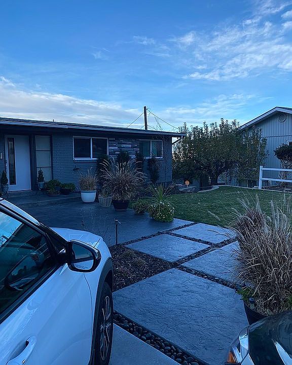 1st image of 3624 E Aurora Cir