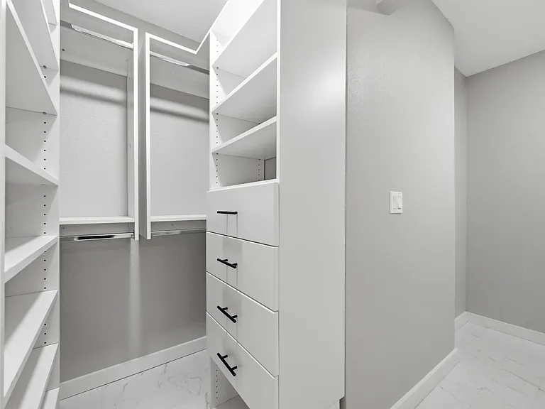 8404 Hornet Dr — Photo 13