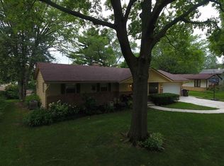 1428 Illini Dr, Rockford, IL 61107