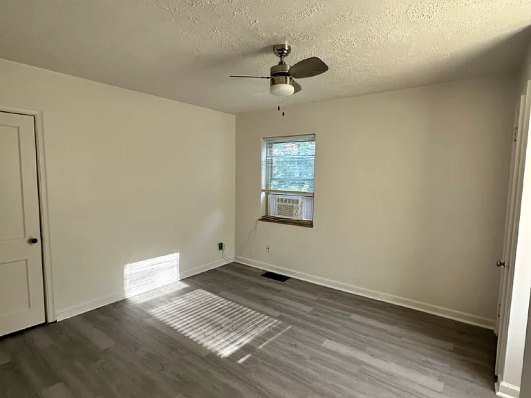 2631 Bremont Ave #2 — Photo 10