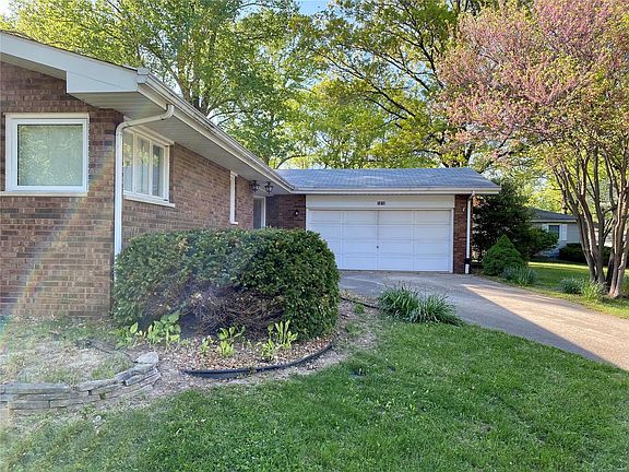 2nd image of 1810 Monticello Pl