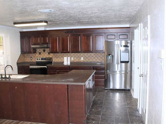 3rd image of 864 Hunterwood Dr