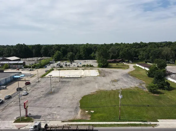 1001 W Main St, West Frankfort, IL 62896