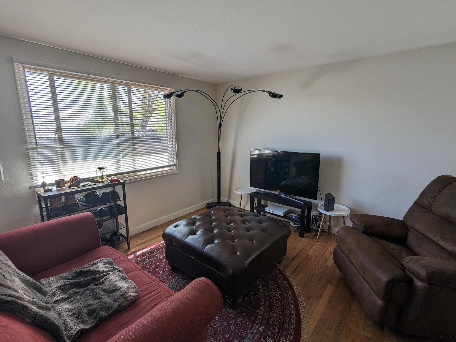 2928 21st Ave — Photo 1