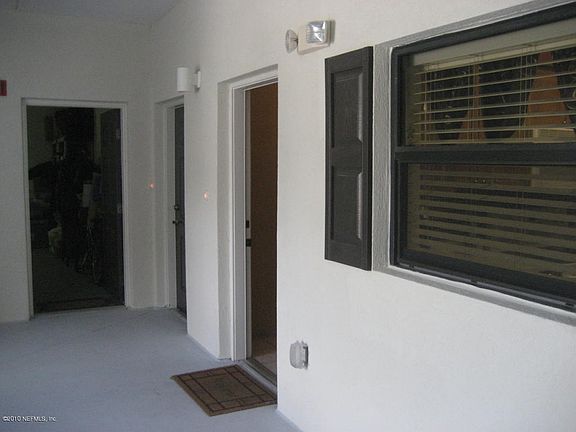 3rd image of 117 Laurel Wood Way Unit 102
