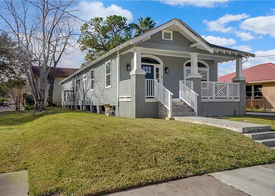 1st image of 4700 Demontluzin St