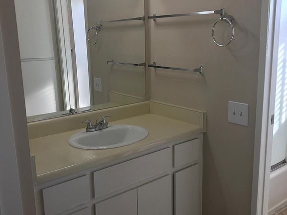 bathroom vanity 