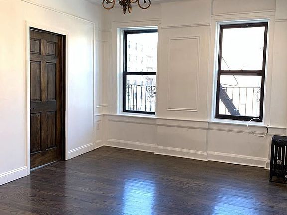 2nd image of 262 Quincy St #5