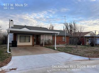 927 W Main St, Moore, OK 73160