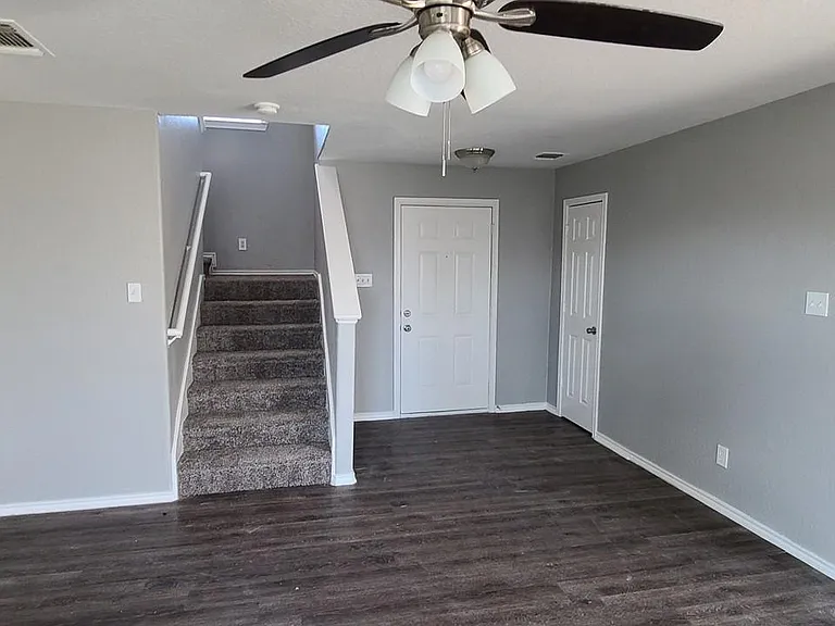 8506 Adams Hill Dr — Photo 7