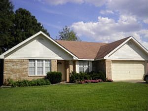 1st image of 704 N Cumberland Ct