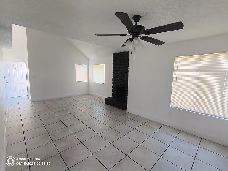 5920 Stockdale Hwy #B — Photo 18