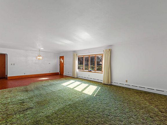 5th image of 609 Greenfield Ave
