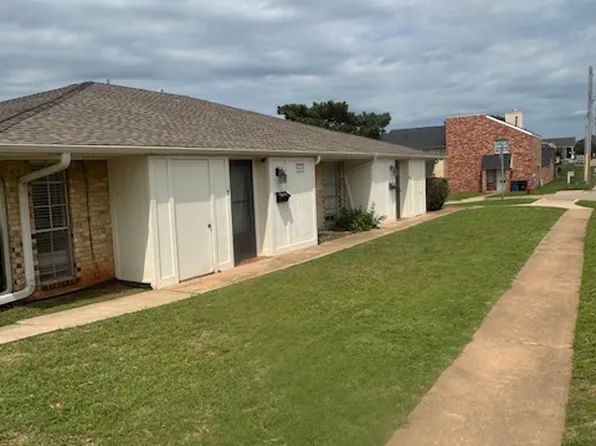 921 Jefferson St #B, Edmond, OK 73034