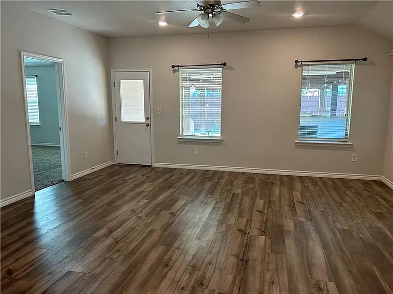 7825 Salais Dr — Photo 8
