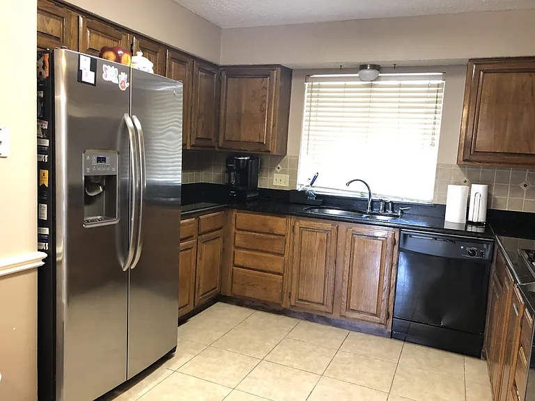 8715 Lawncliff Ln — Photo 3