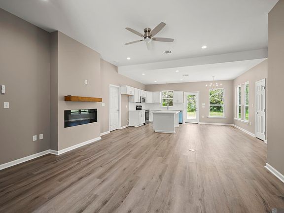 2nd image of 9467 Redwood Dr