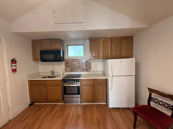 648 Grove St APT 3, Irvington, NJ 07111