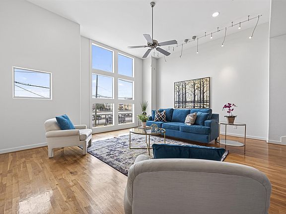 2nd image of 1729 Reinerman St