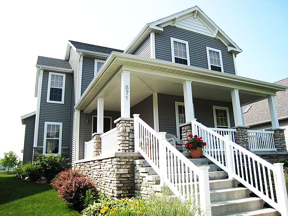 3rd image of 571 Upton Dr