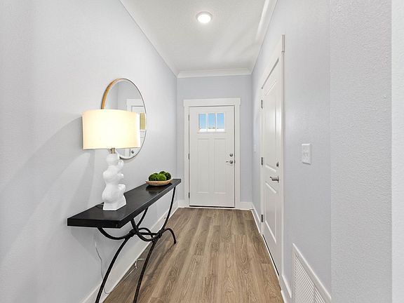 4th image of 100 Beach Dr Unit 7