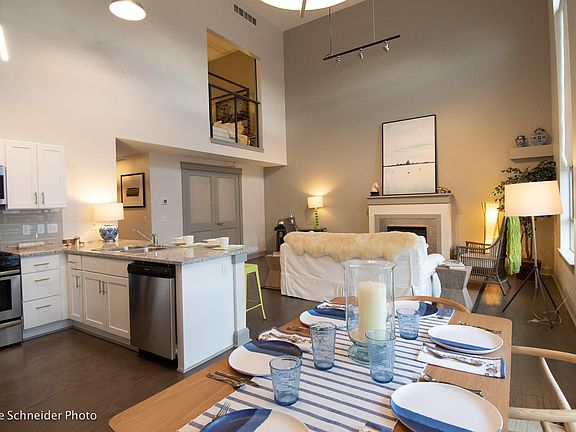 4th image of 2178 Seneca St APT 205