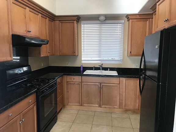 2nd image of 5422 Hermitage Ave Unit 106