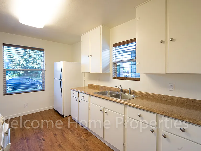 808 W Alder St — Photo 11