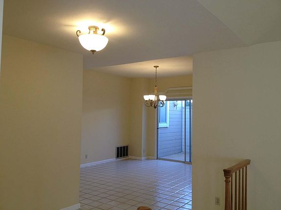 2nd image of 1133 Mountain Quail Cir