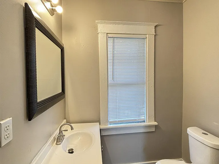 696 Decatur St — Photo 15
