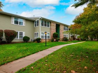 72 Honeysuckle Ln #214, Red Bank, NJ 07701