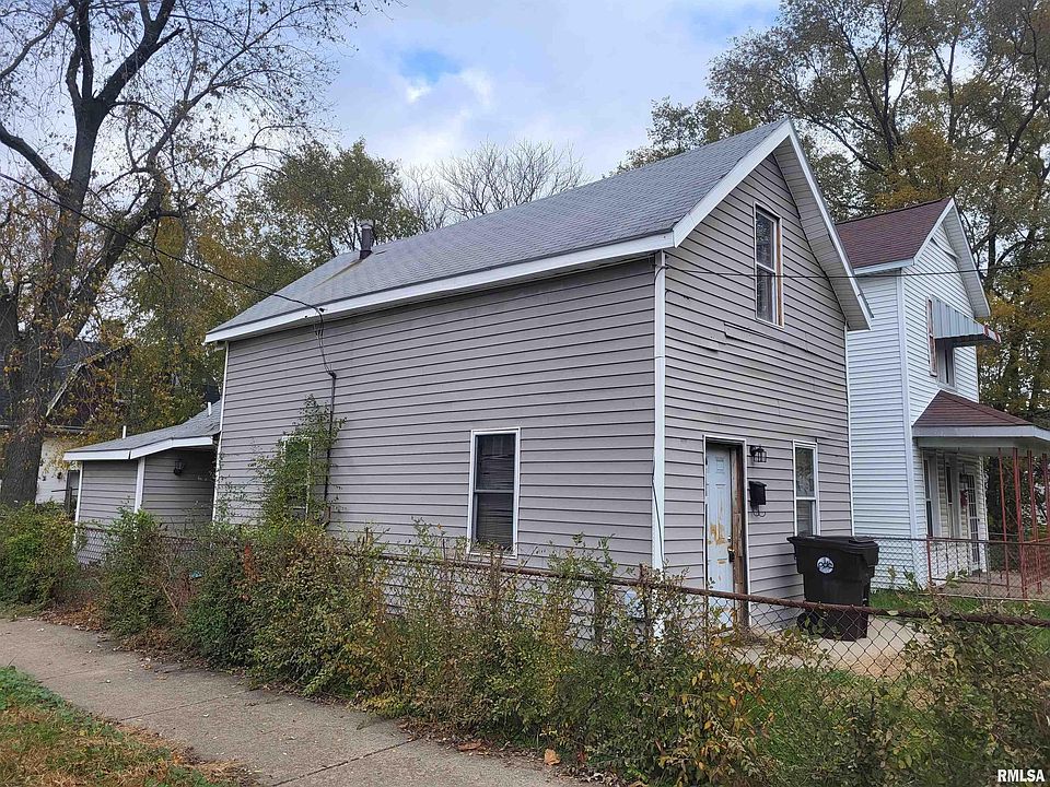 2nd image of 1817 W Garden St